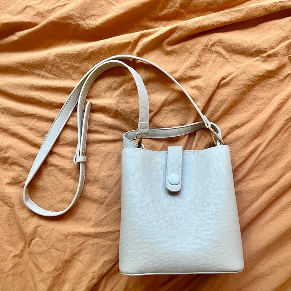 TIJN Guna Vegan Leather Hand Bag Cream - Picture 3 of 4